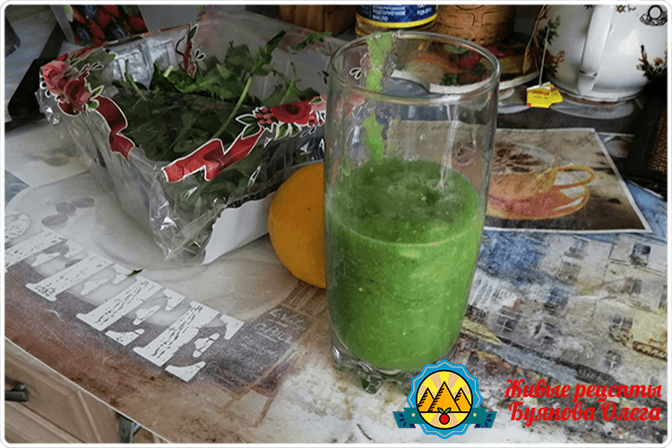 смузи сельдерей, шпинат